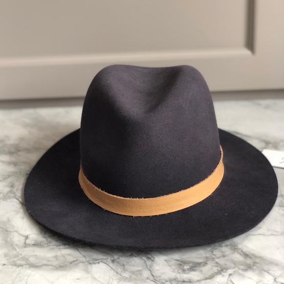Janessa Leone Accessories - Brand new Janessa Leone Lucy Hat, Size M